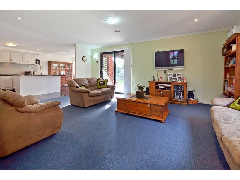 12 Venezia Way, Skye VIC 3977