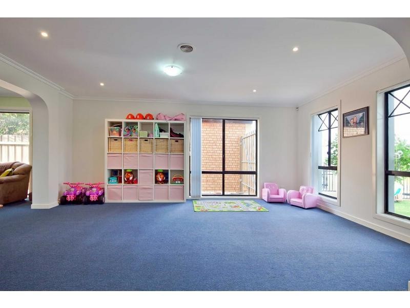 12 Venezia Way, Skye VIC 3977