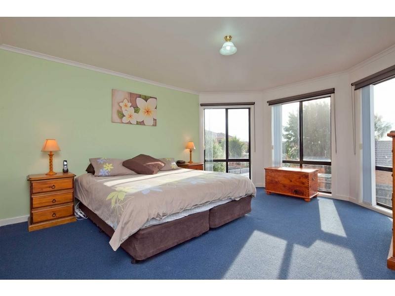 12 Venezia Way, Skye VIC 3977