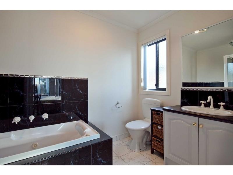 12 Venezia Way, Skye VIC 3977