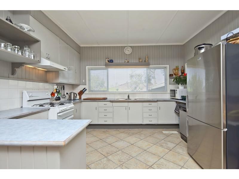 100 Fleetwood Crescent, Frankston South VIC 3199
