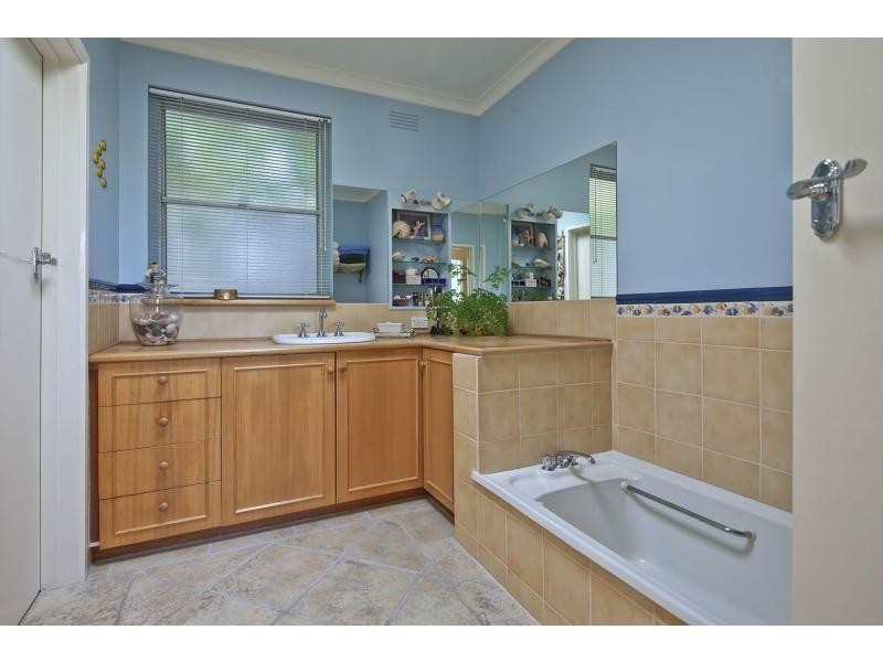 100 Fleetwood Crescent, Frankston South VIC 3199