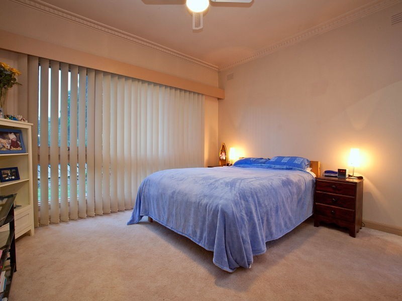 4 Redgdon Avenue, Frankston VIC 3199
