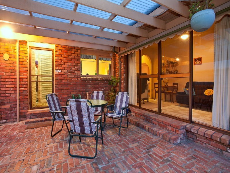 4 Redgdon Avenue, Frankston VIC 3199