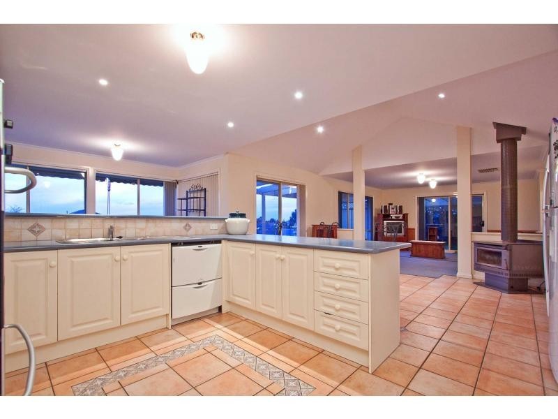 3 Joan Court, Skye VIC 3977