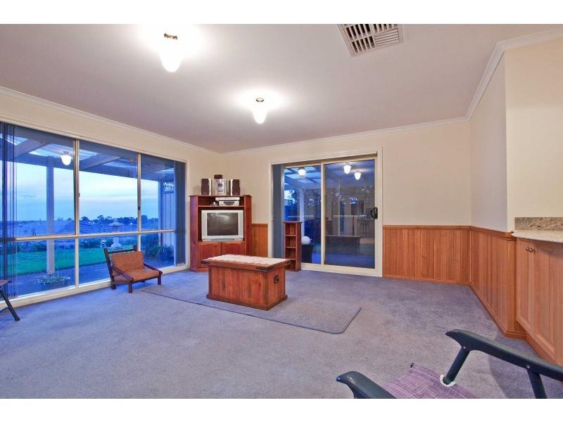 3 Joan Court, Skye VIC 3977