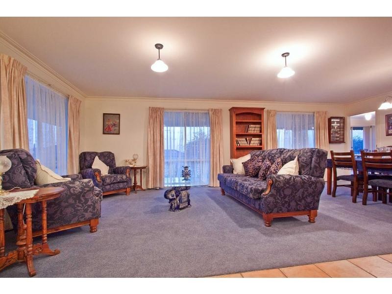 3 Joan Court, Skye VIC 3977