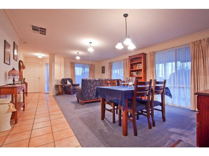 3 Joan Court, Skye VIC 3977