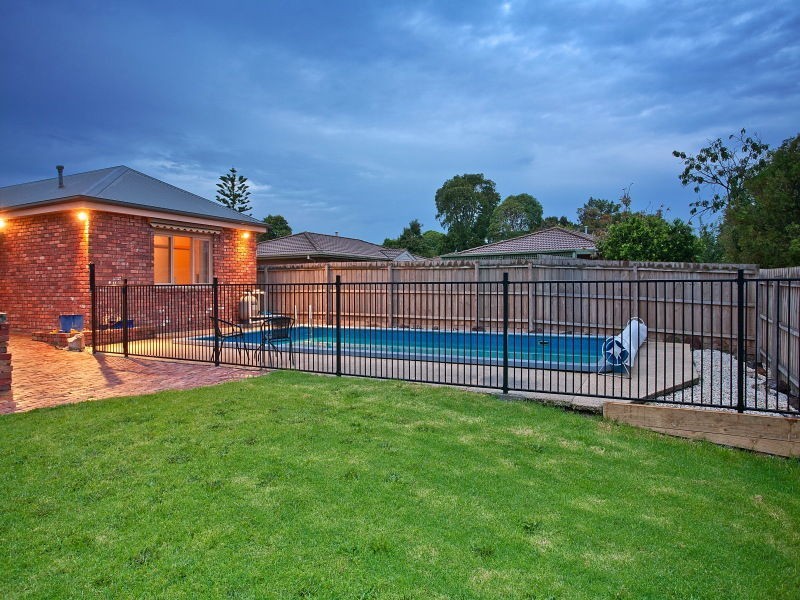4 Redgdon Avenue, Frankston VIC 3199