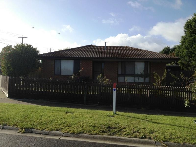 9 Lena Place, Carrum Downs VIC 3201