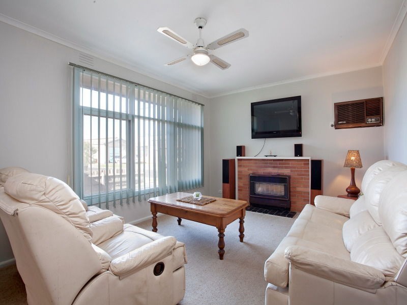 13 Moresby Avenue, Seaford VIC 3198