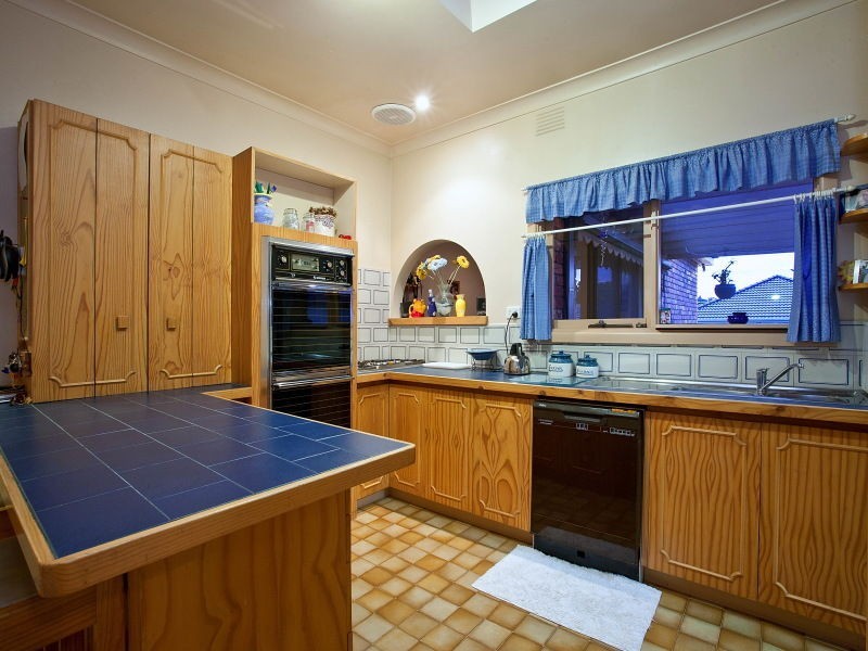 4 Redgdon Avenue, Frankston VIC 3199