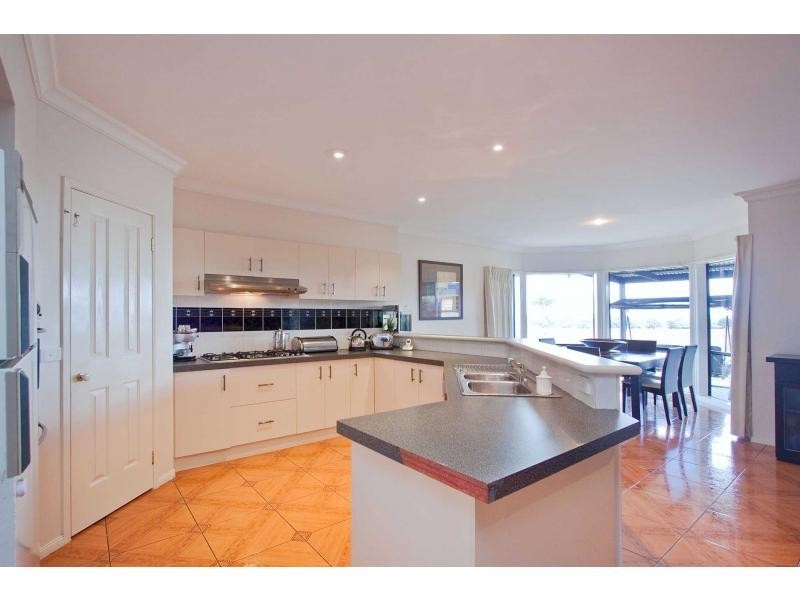 17 Colbert Court, Frankston South VIC 3199