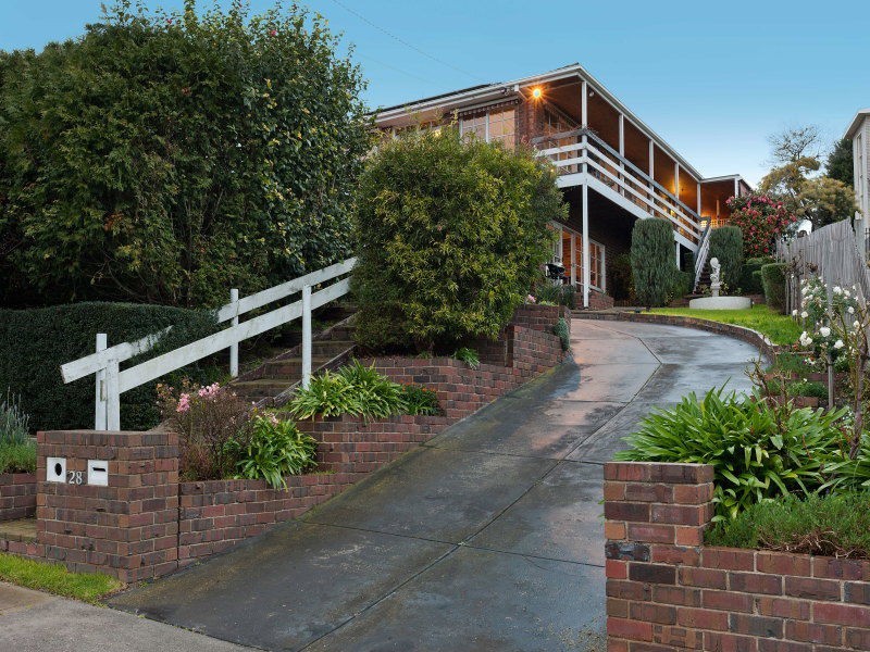 28 Bangor Drive, Frankston VIC 3199