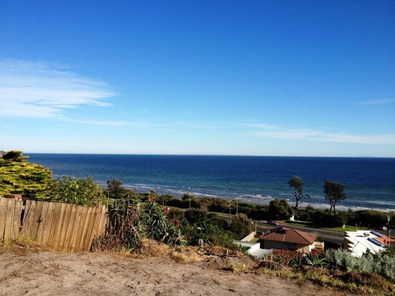 8 Cliff Road, Frankston VIC 3199