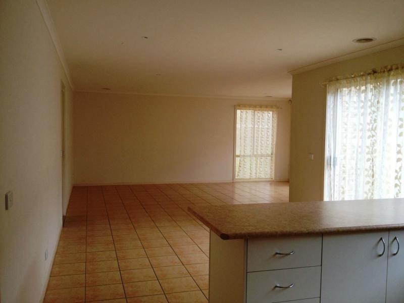 35 Mcgowan Drive, Skye VIC 3977
