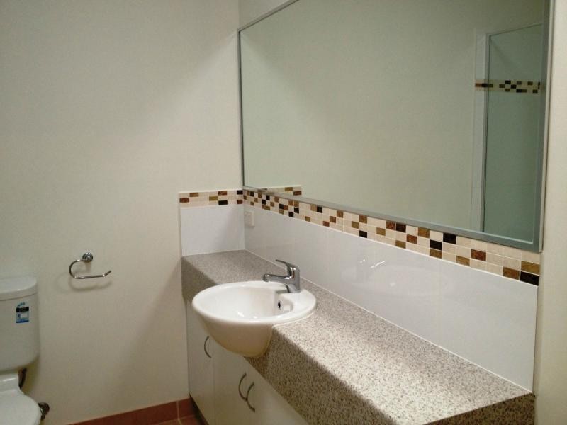 2/6 Candlebark Crescent, Frankston North VIC 3200