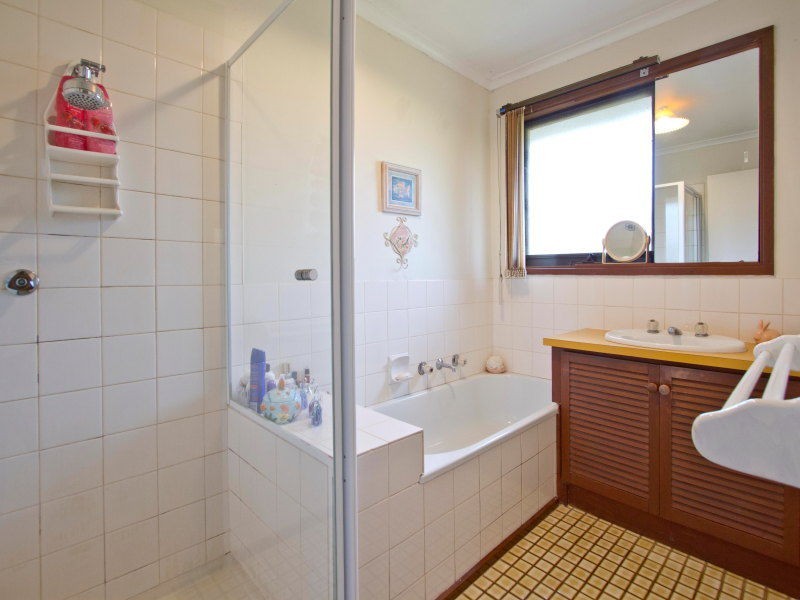 36 Raphael Crescent, Frankston VIC 3199