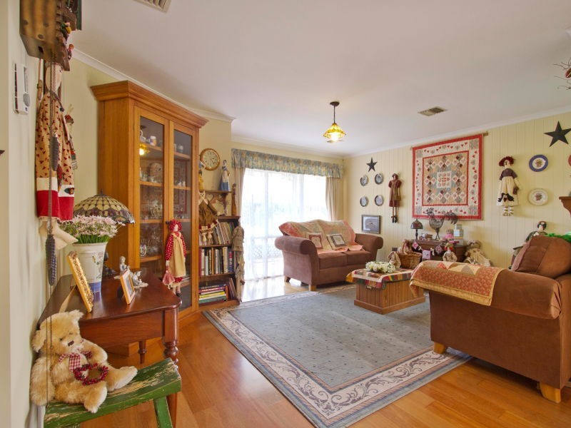 45 Hunt Drive, Seaford VIC 3198