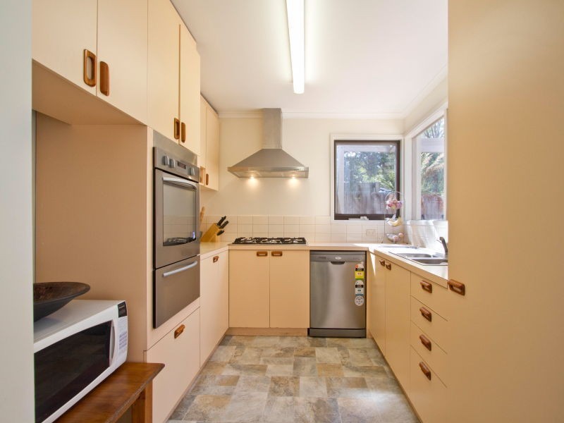 8 Kilburn Crescent, Frankston VIC 3199