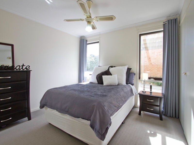 8 Kilburn Crescent, Frankston VIC 3199