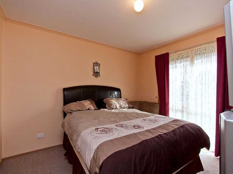 12 Paras Drive, Carrum Downs VIC 3201