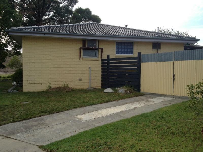 1 Bouvardia Crescent, Frankston North VIC 3200