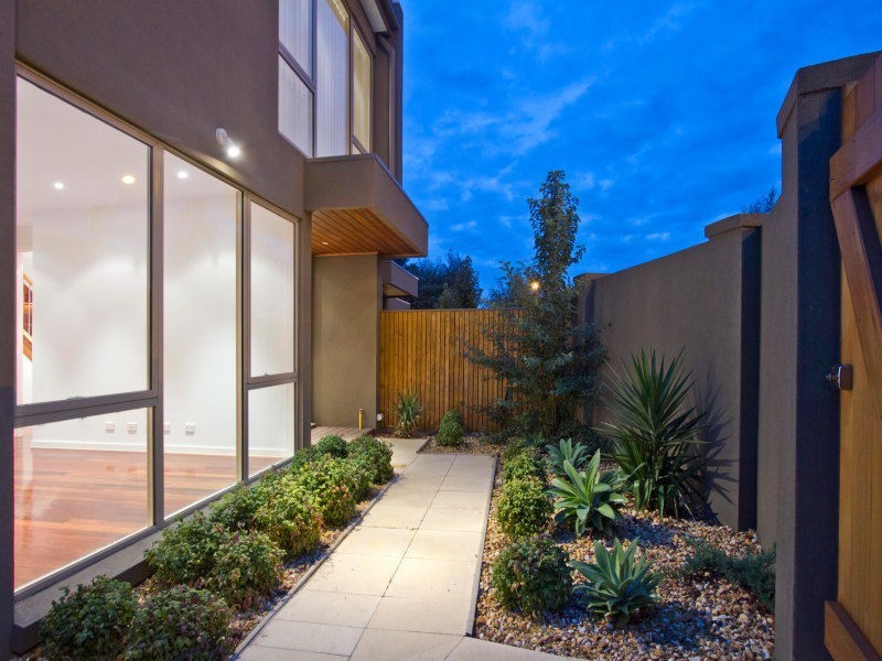 1/2 Hornby Street, Brighton East VIC 3187