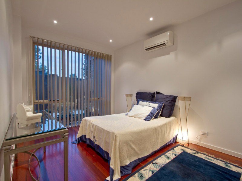 1/2 Hornby Street, Brighton East VIC 3187