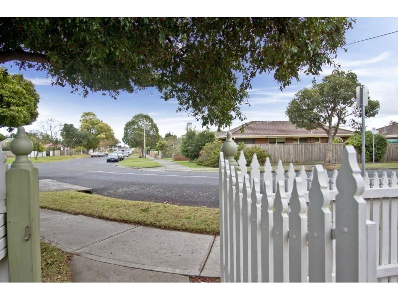 Unit 1/2 Birdwood Street, Frankston VIC 3199