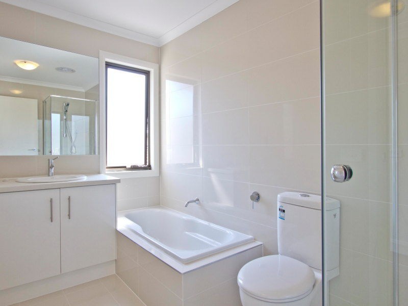 2/3 Johnstone Street, Seaford VIC 3198