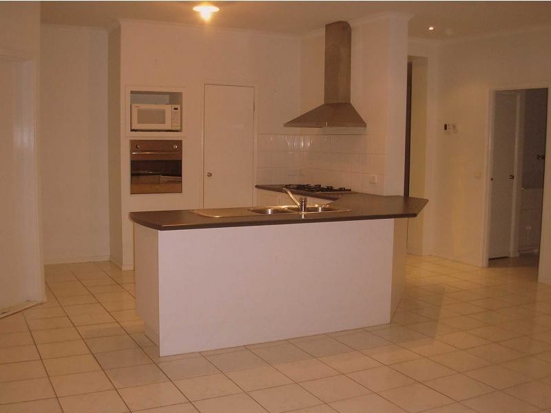 20 Cuthbert Drive, Hillside VIC 3037