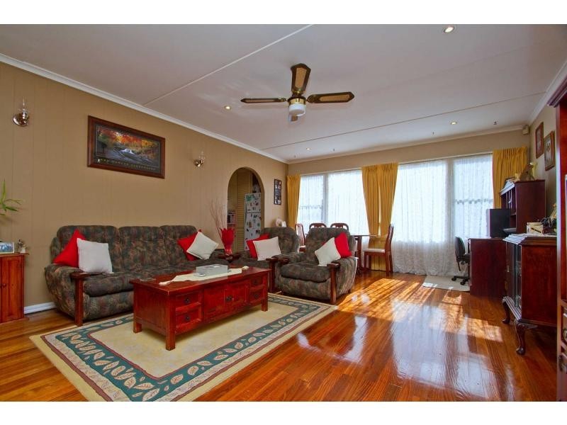 17 Candlebark Crescent, Frankston North VIC 3200