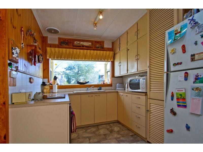17 Candlebark Crescent, Frankston North VIC 3200