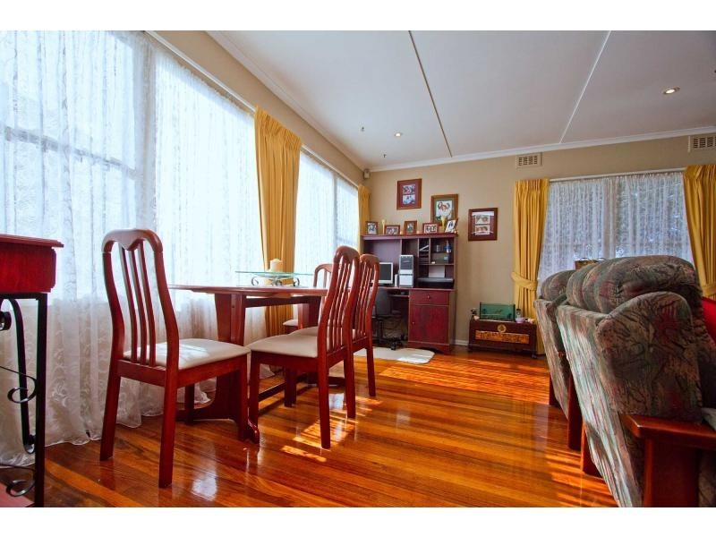 17 Candlebark Crescent, Frankston North VIC 3200