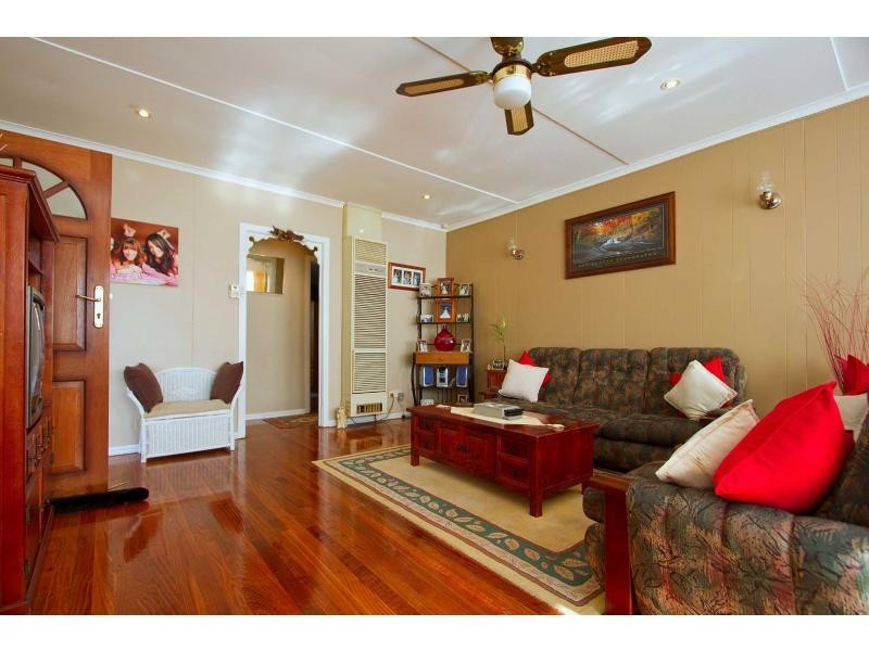 17 Candlebark Crescent, Frankston North VIC 3200