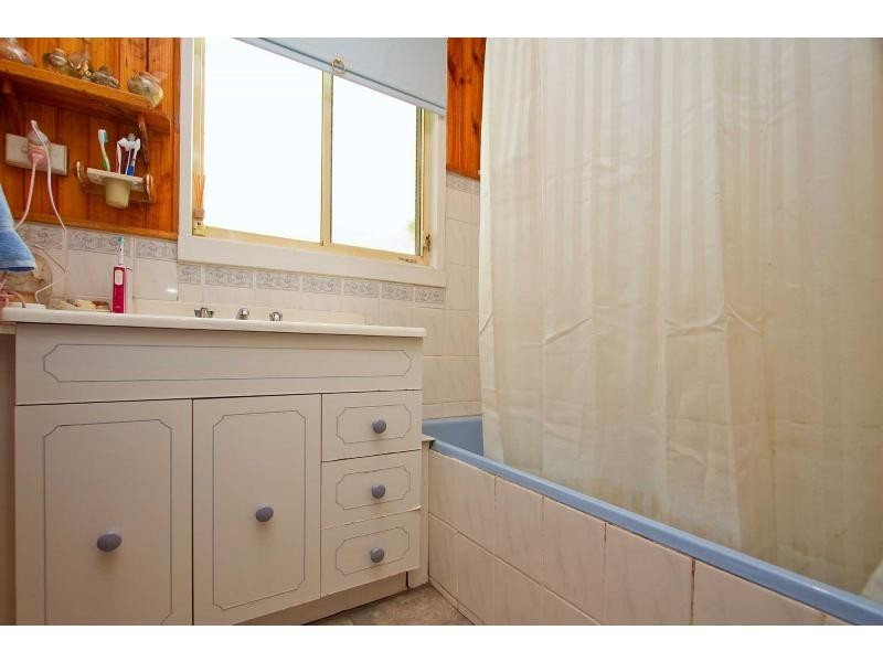 17 Candlebark Crescent, Frankston North VIC 3200