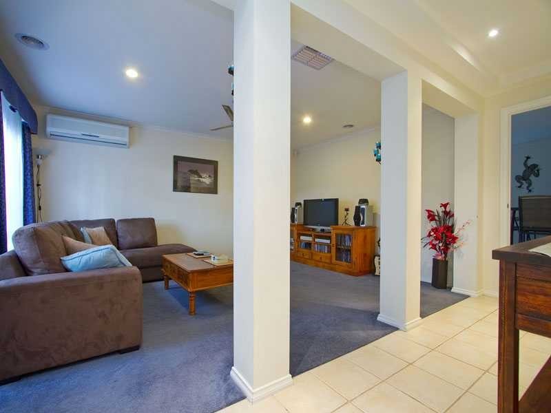 11 Stonehaven Avenue, Cranbourne VIC 3977