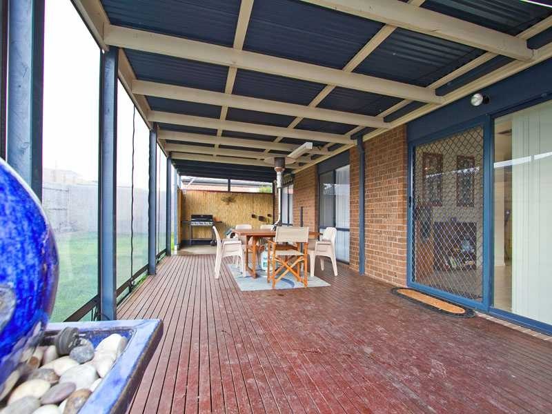 11 Stonehaven Avenue, Cranbourne VIC 3977