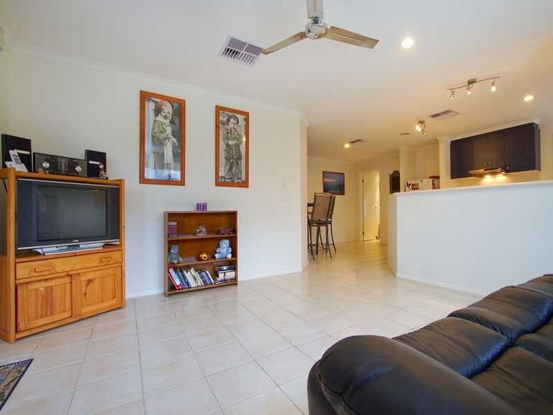 11 Stonehaven Avenue, Cranbourne VIC 3977