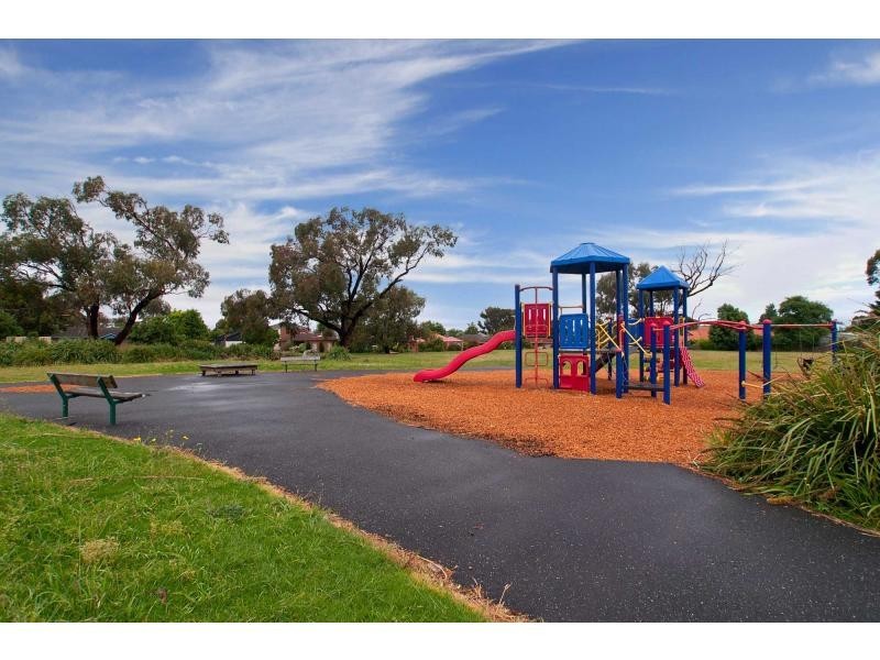 5 Nicole Court, Skye VIC 3977