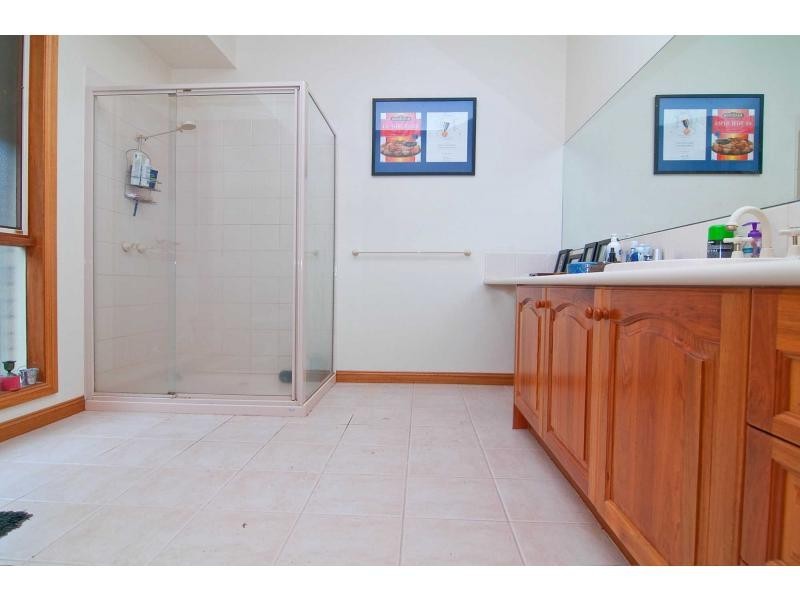 13 Heathwren Close, Frankston South VIC 3199