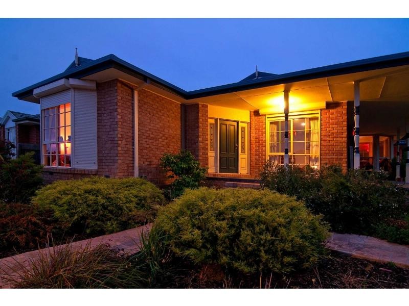 13 Heathwren Close, Frankston South VIC 3199