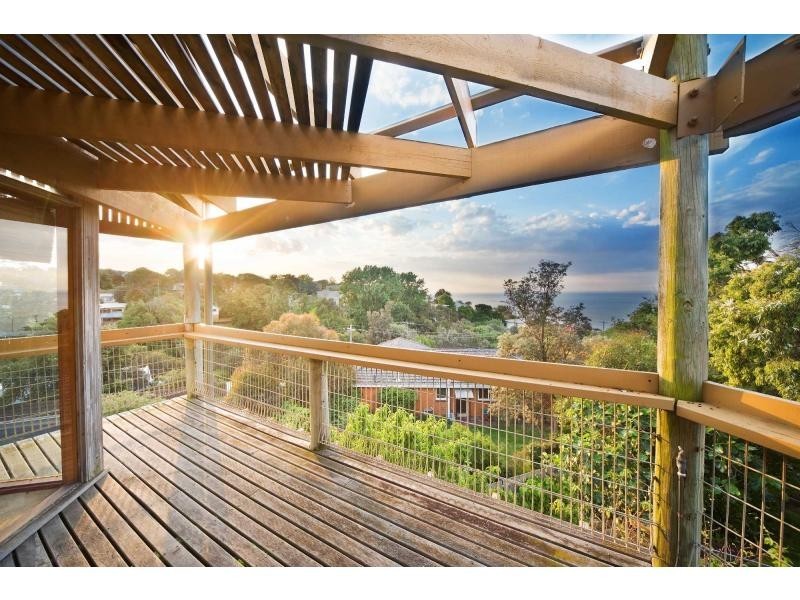 4 Fenton Crescent, Frankston South VIC 3199