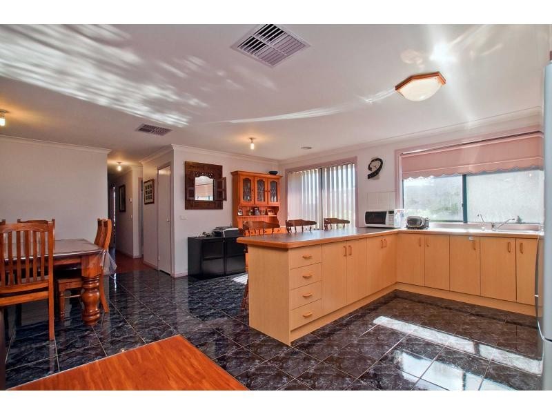 4 Katrina Court, Carrum Downs VIC 3201