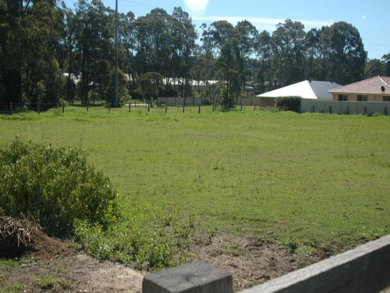 95 Albatross Road, Nowra NSW 2541