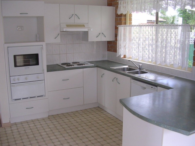 2/3 Acer Place, Worrigee NSW 2540