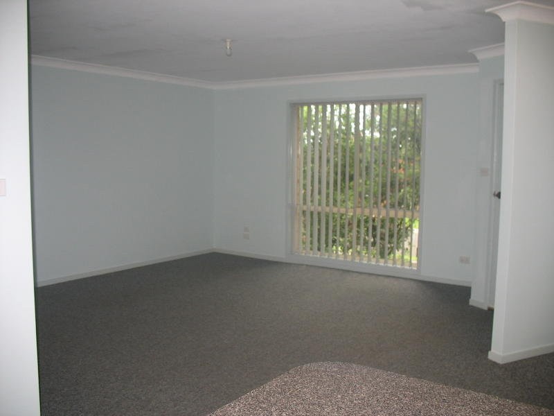 Villa 1/3 Harbour Boulevard, Bomaderry NSW 2541