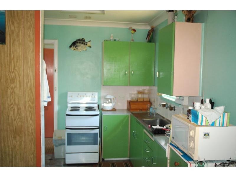 27 Stuart Street, Nowra NSW 2541