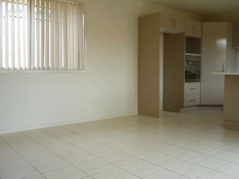 6/8 Meroo Road, Bomaderry NSW 2541